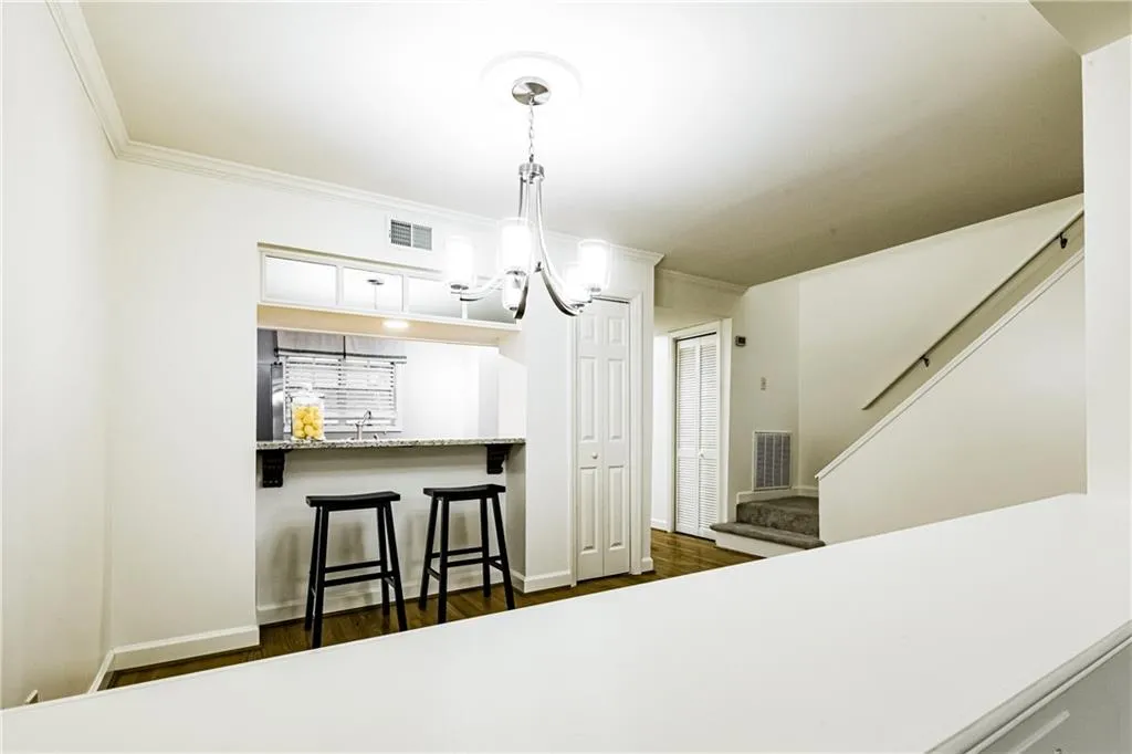 5630 Chemin De Vie, Atlanta, Georgia 30342, 2 Bedrooms Bedrooms, ,2 BathroomsBathrooms,Residential,Sold,5630 Chemin De Vie,6940548