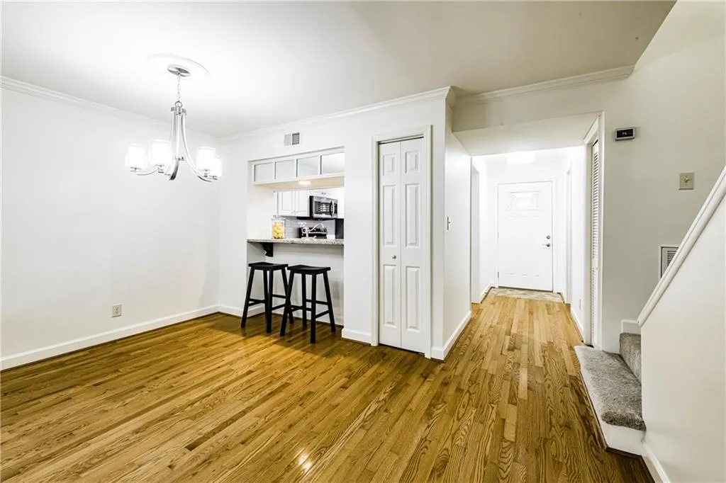 5630 Chemin De Vie, Atlanta, Georgia 30342, 2 Bedrooms Bedrooms, ,2 BathroomsBathrooms,Residential,Sold,5630 Chemin De Vie,6940548