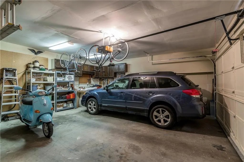 5535 Chemin De Vie, Atlanta, Georgia 30342, 2 Bedrooms Bedrooms, ,2 BathroomsBathrooms,Residential,Sold,5535 Chemin De Vie,5941015