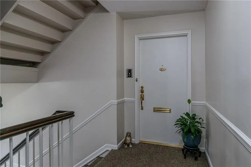 5535 Chemin De Vie, Atlanta, Georgia 30342, 2 Bedrooms Bedrooms, ,2 BathroomsBathrooms,Residential,Sold,5535 Chemin De Vie,5941015