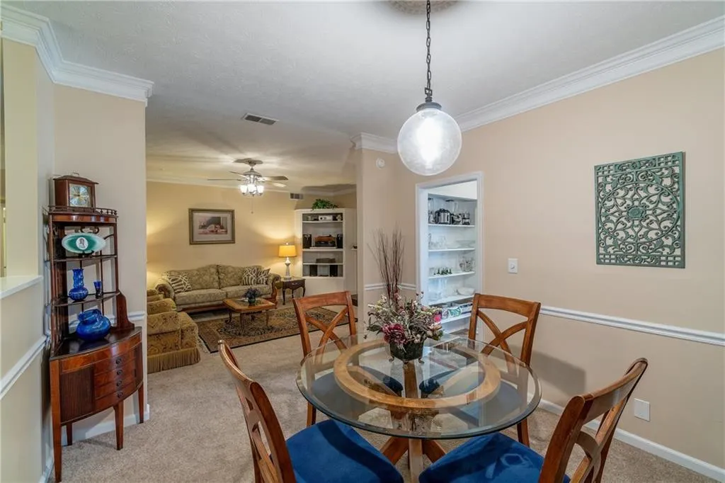5535 Chemin De Vie, Atlanta, Georgia 30342, 2 Bedrooms Bedrooms, ,2 BathroomsBathrooms,Residential,Sold,5535 Chemin De Vie,5941015