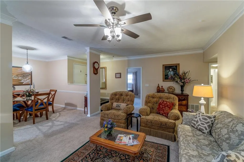 5535 Chemin De Vie, Atlanta, Georgia 30342, 2 Bedrooms Bedrooms, ,2 BathroomsBathrooms,Residential,Sold,5535 Chemin De Vie,5941015