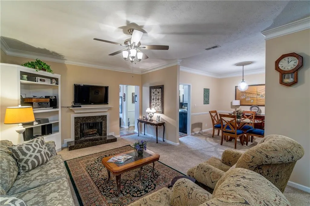 5535 Chemin De Vie, Atlanta, Georgia 30342, 2 Bedrooms Bedrooms, ,2 BathroomsBathrooms,Residential,Sold,5535 Chemin De Vie,5941015