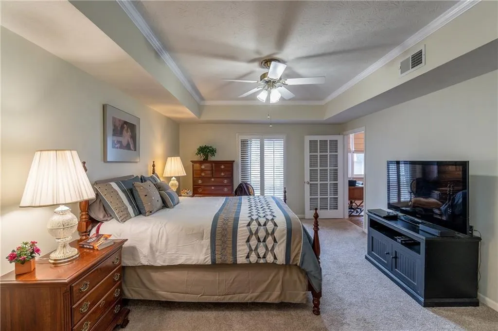 5535 Chemin De Vie, Atlanta, Georgia 30342, 2 Bedrooms Bedrooms, ,2 BathroomsBathrooms,Residential,Sold,5535 Chemin De Vie,5941015