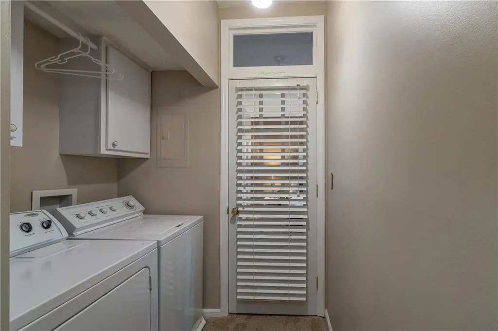 5535 Chemin De Vie, Atlanta, Georgia 30342, 2 Bedrooms Bedrooms, ,2 BathroomsBathrooms,Residential,Sold,5535 Chemin De Vie,5941015