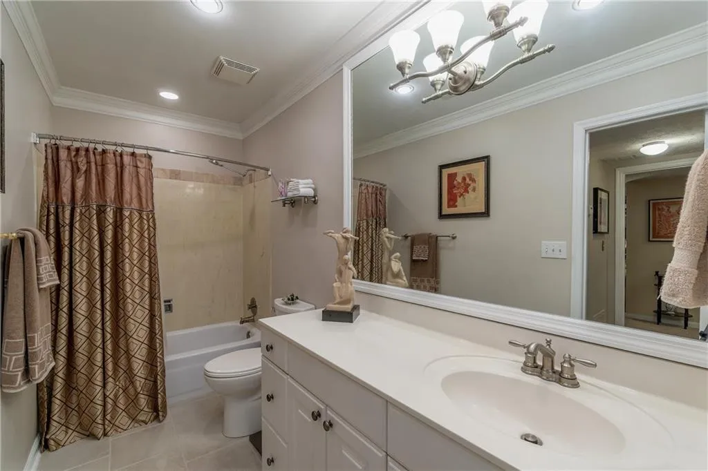 5535 Chemin De Vie, Atlanta, Georgia 30342, 2 Bedrooms Bedrooms, ,2 BathroomsBathrooms,Residential,Sold,5535 Chemin De Vie,5941015