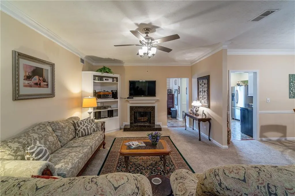 5535 Chemin De Vie, Atlanta, Georgia 30342, 2 Bedrooms Bedrooms, ,2 BathroomsBathrooms,Residential,Sold,5535 Chemin De Vie,5941015
