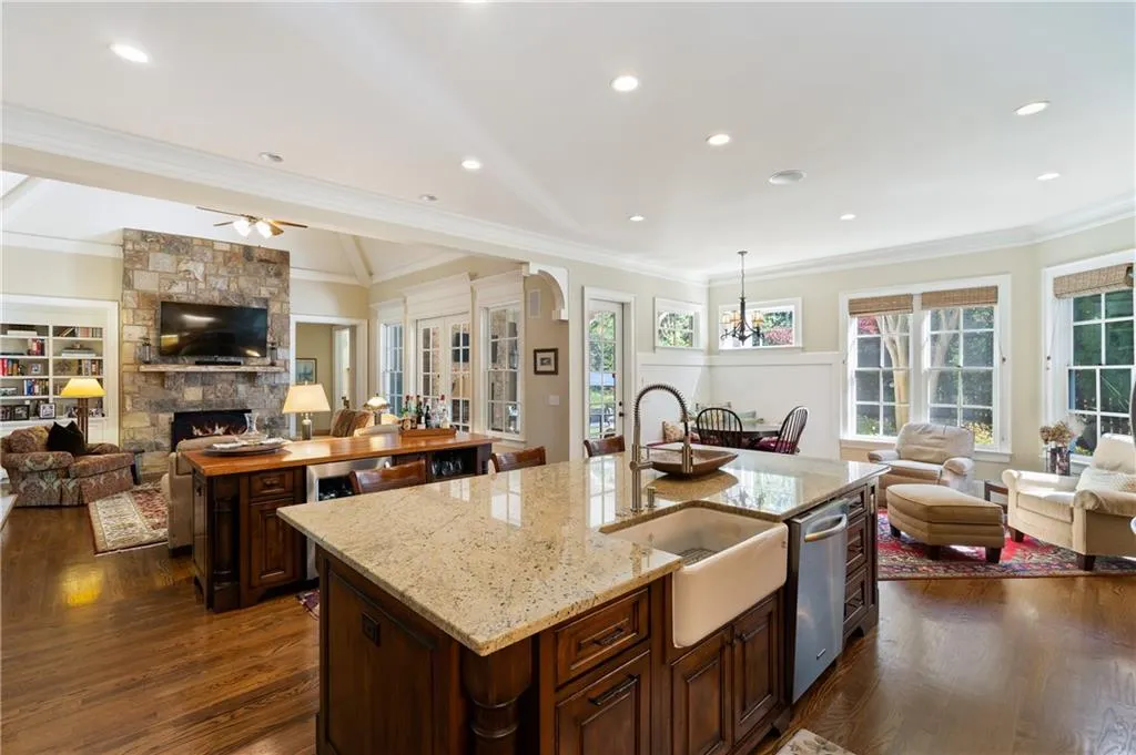 4745 Dudley Lane, Atlanta, Georgia 30327, 5 Bedrooms Bedrooms, ,4 BathroomsBathrooms,Residential,Sold,4745 Dudley Lane,7203168