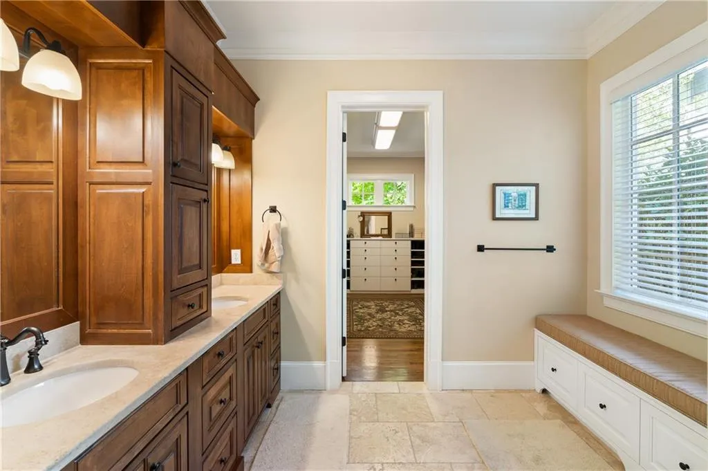 4745 Dudley Lane, Atlanta, Georgia 30327, 5 Bedrooms Bedrooms, ,4 BathroomsBathrooms,Residential,Sold,4745 Dudley Lane,7203168