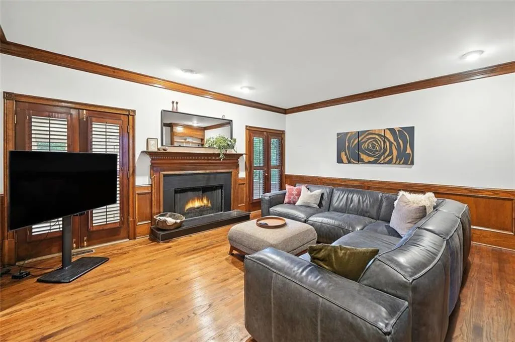 4411 Paces Battle Nw, Atlanta, Georgia 30327, 3 Bedrooms Bedrooms, ,3 BathroomsBathrooms,Residential,For Sale,4411 Paces Battle Nw,7636962