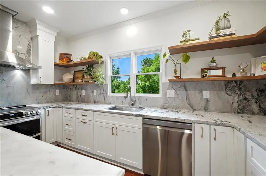 4411 Paces Battle Nw, Atlanta, Georgia 30327, 3 Bedrooms Bedrooms, ,3 BathroomsBathrooms,Residential,For Sale,4411 Paces Battle Nw,7636962