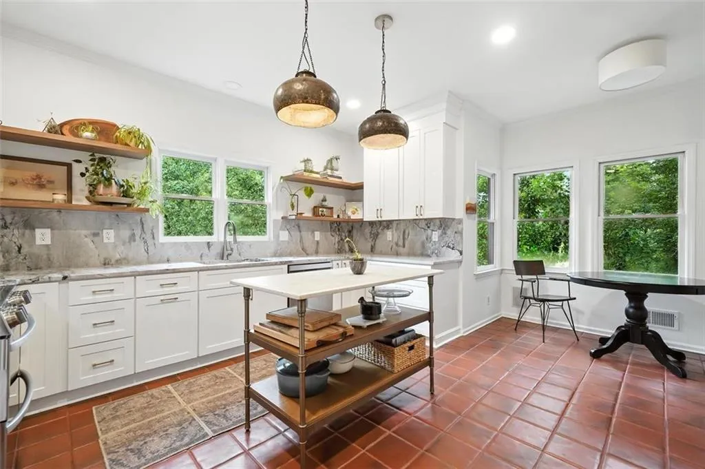 4411 Paces Battle Nw, Atlanta, Georgia 30327, 3 Bedrooms Bedrooms, ,3 BathroomsBathrooms,Residential,For Sale,4411 Paces Battle Nw,7636962