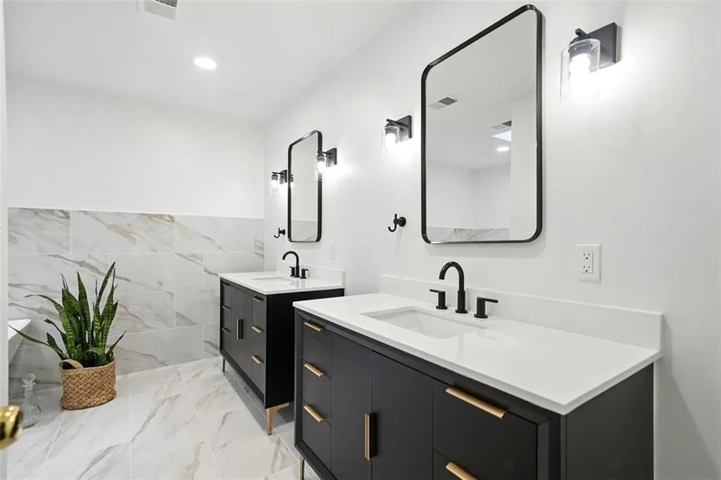 4411 Paces Battle Nw, Atlanta, Georgia 30327, 3 Bedrooms Bedrooms, ,3 BathroomsBathrooms,Residential,For Sale,4411 Paces Battle Nw,7636962