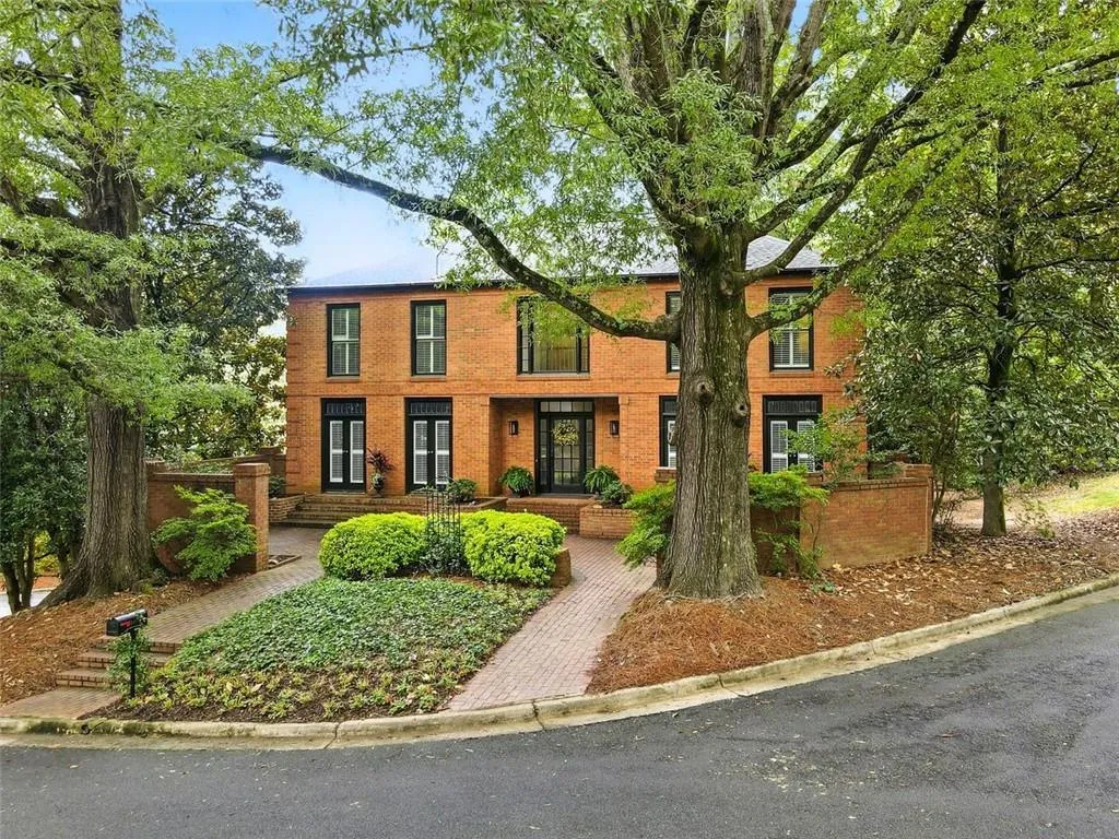 4411 Paces Battle Nw, Atlanta, Georgia 30327, 3 Bedrooms Bedrooms, ,3 BathroomsBathrooms,Residential,For Sale,4411 Paces Battle Nw,7636962