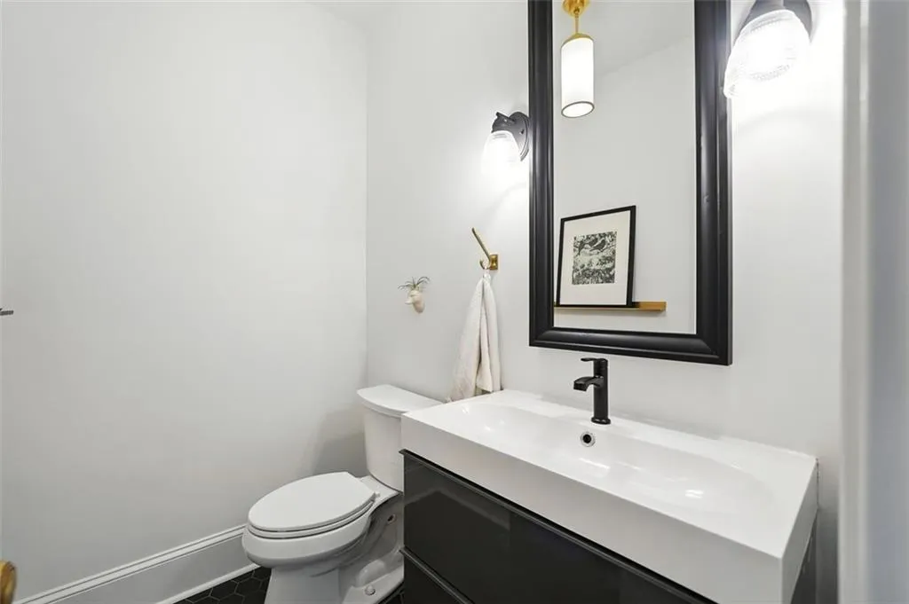 4411 Paces Battle Nw, Atlanta, Georgia 30327, 3 Bedrooms Bedrooms, ,3 BathroomsBathrooms,Residential,For Sale,4411 Paces Battle Nw,7636962