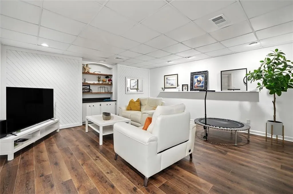 4411 Paces Battle Nw, Atlanta, Georgia 30327, 3 Bedrooms Bedrooms, ,3 BathroomsBathrooms,Residential,For Sale,4411 Paces Battle Nw,7636962