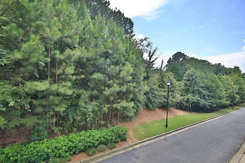 7335 Highland Bluff, Sandy Springs, Georgia 30328, 3 Bedrooms Bedrooms, ,3 BathroomsBathrooms,Residential,Sold,7335 Highland Bluff,6056698