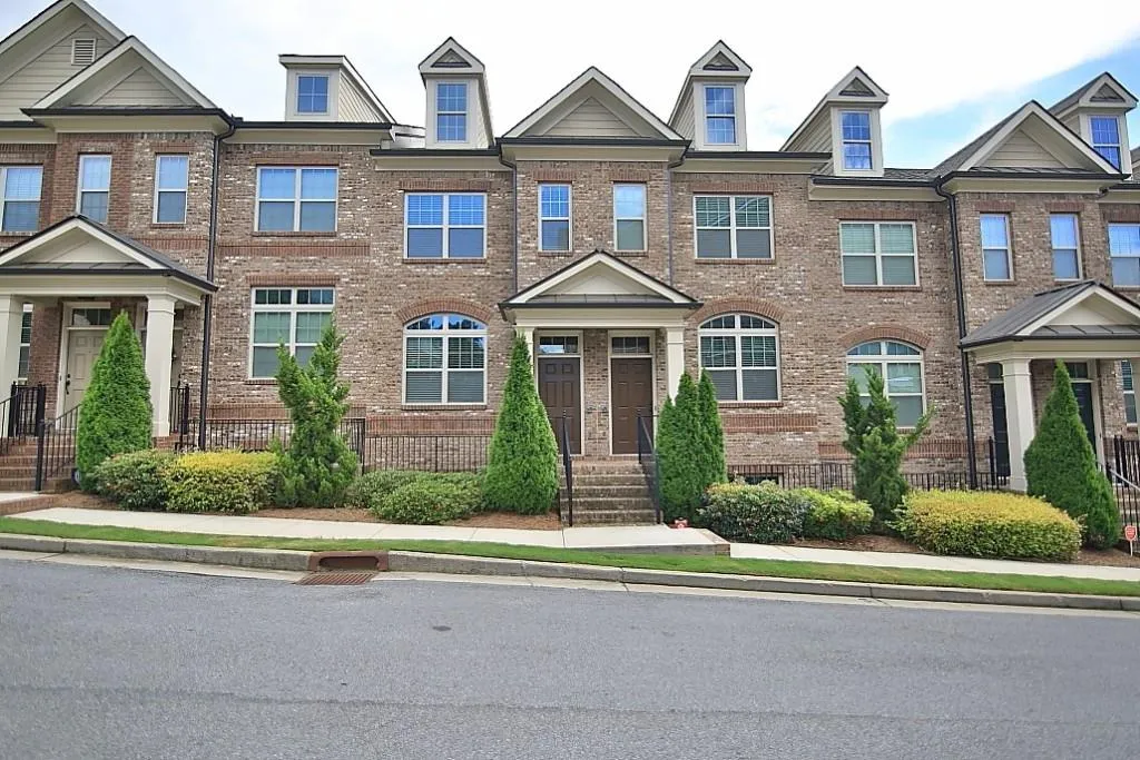 7335 Highland Bluff, Sandy Springs, Georgia 30328, 3 Bedrooms Bedrooms, ,3 BathroomsBathrooms,Residential,Sold,7335 Highland Bluff,6056698