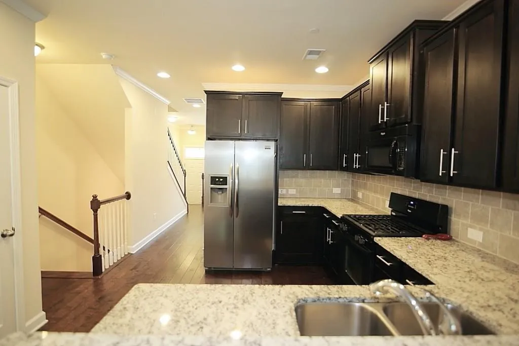 7335 Highland Bluff, Sandy Springs, Georgia 30328, 3 Bedrooms Bedrooms, ,3 BathroomsBathrooms,Residential,Sold,7335 Highland Bluff,6056698