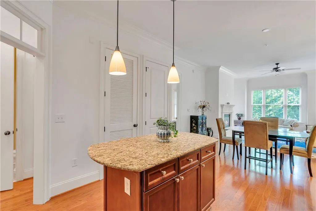 3635 E Paces Circle Ne Unit 1109, Atlanta, Georgia 30326, 1 Bedroom Bedrooms, 0 ,1 BathroomBathrooms,Residential,For Sale,3635 E Paces Circle Ne Unit 1109,7707046