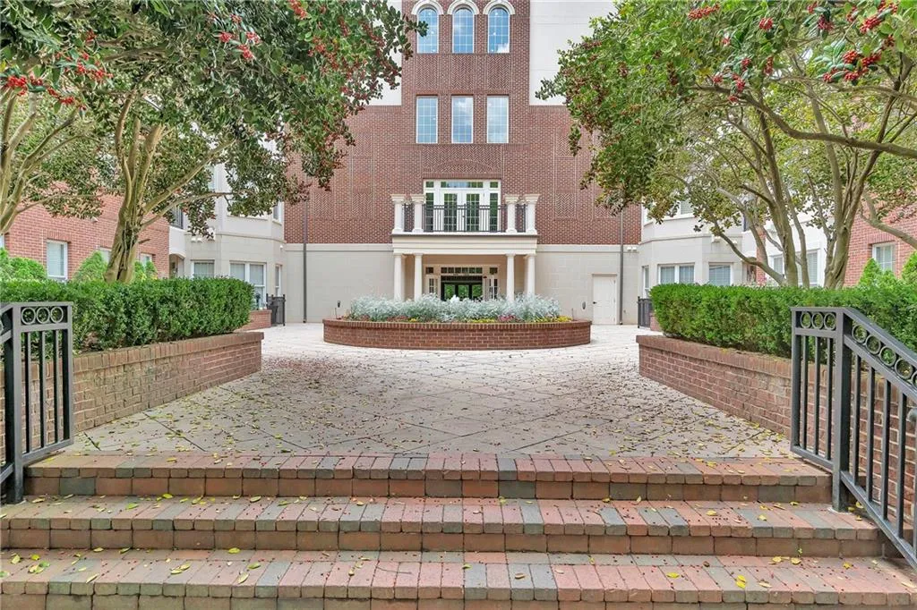 3635 E Paces Circle Ne Unit 1109, Atlanta, Georgia 30326, 1 Bedroom Bedrooms, 0 ,1 BathroomBathrooms,Residential,For Sale,3635 E Paces Circle Ne Unit 1109,7707046
