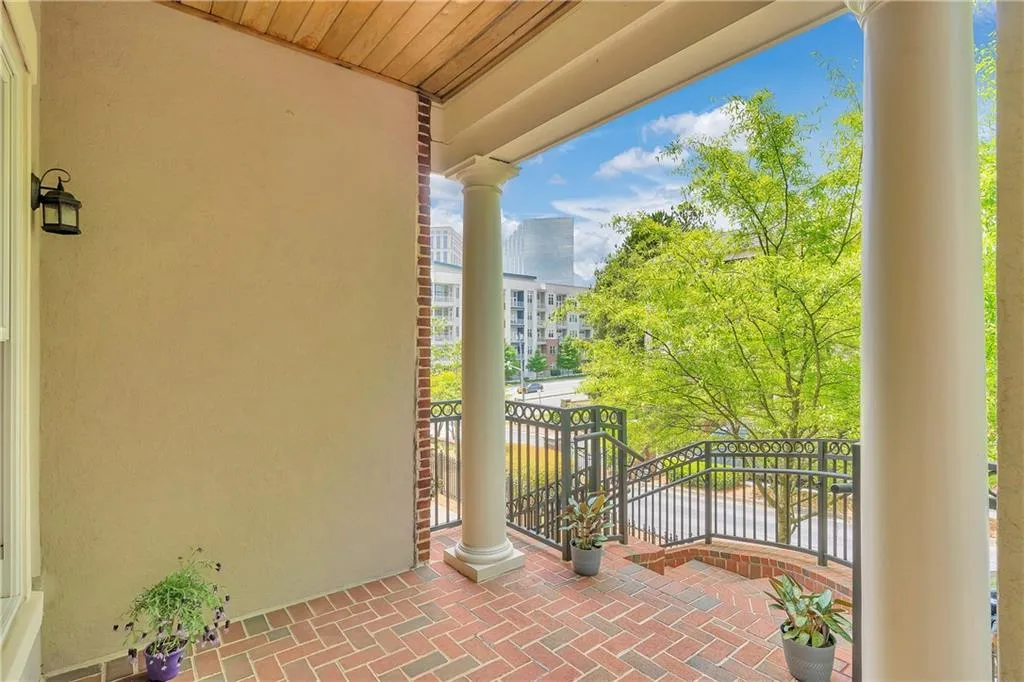 3635 E Paces Circle Ne Unit 1109, Atlanta, Georgia 30326, 1 Bedroom Bedrooms, 0 ,1 BathroomBathrooms,Residential,For Sale,3635 E Paces Circle Ne Unit 1109,7707046