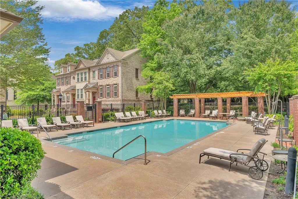 3635 E Paces Circle Ne Unit 1109, Atlanta, Georgia 30326, 1 Bedroom Bedrooms, 0 ,1 BathroomBathrooms,Residential,For Sale,3635 E Paces Circle Ne Unit 1109,7707046