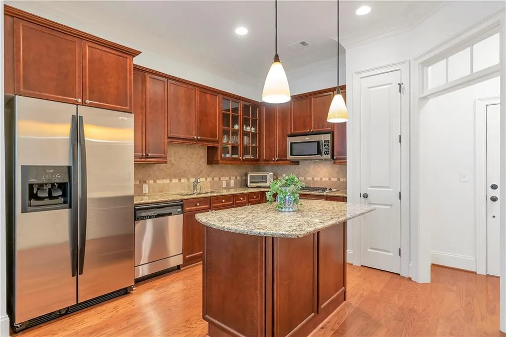 3635 E Paces Circle Ne Unit 1109, Atlanta, Georgia 30326, 1 Bedroom Bedrooms, 0 ,1 BathroomBathrooms,Residential,For Sale,3635 E Paces Circle Ne Unit 1109,7707046