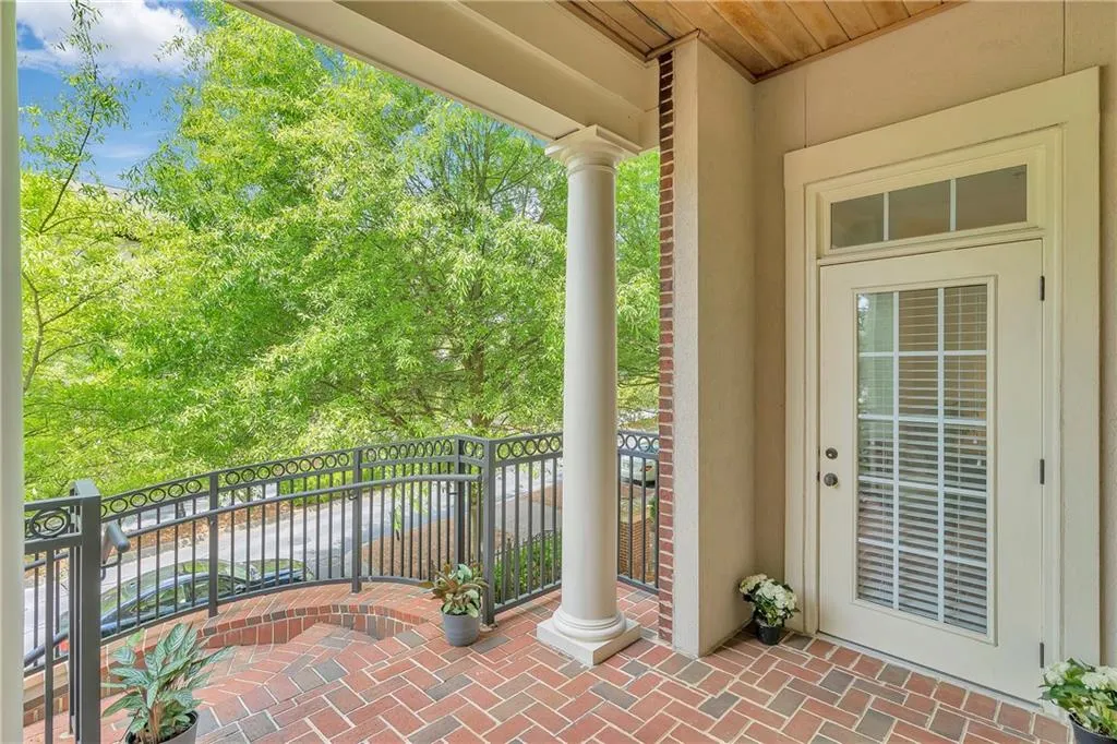 3635 E Paces Circle Ne Unit 1109, Atlanta, Georgia 30326, 1 Bedroom Bedrooms, 0 ,1 BathroomBathrooms,Residential,For Sale,3635 E Paces Circle Ne Unit 1109,7707046