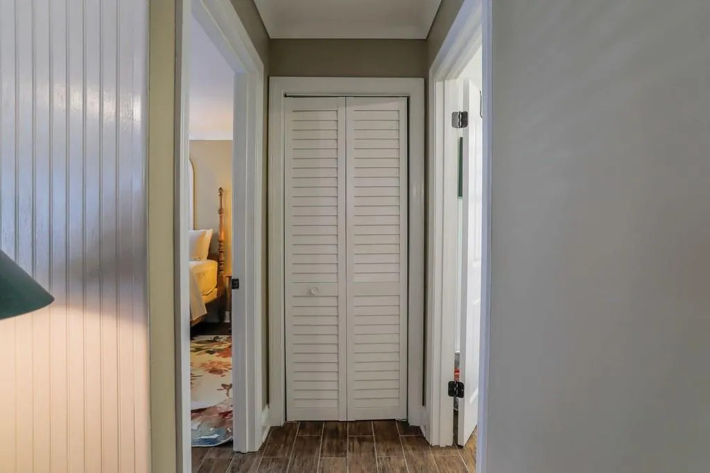 6812 Glenridge Drive Unit G, Sandy Springs, Georgia 30328, 1 Bedroom Bedrooms, ,1 BathroomBathrooms,Residential,Sold,6812 Glenridge Drive Unit G,6777309