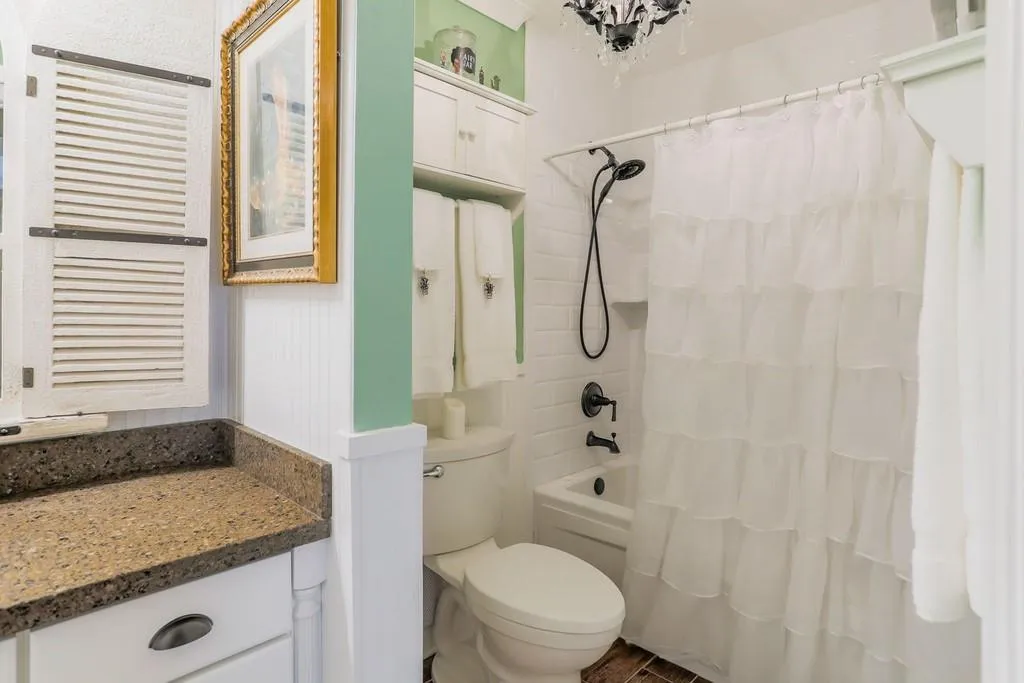 6812 Glenridge Drive Unit G, Sandy Springs, Georgia 30328, 1 Bedroom Bedrooms, ,1 BathroomBathrooms,Residential,Sold,6812 Glenridge Drive Unit G,6777309
