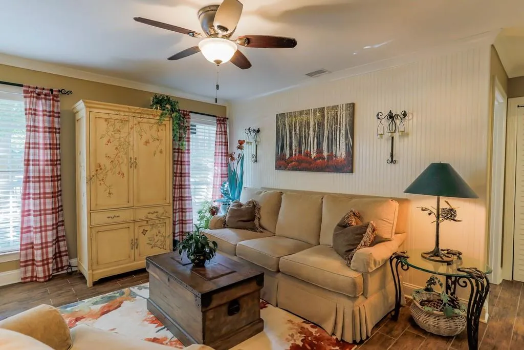 6812 Glenridge Drive Unit G, Sandy Springs, Georgia 30328, 1 Bedroom Bedrooms, ,1 BathroomBathrooms,Residential,Sold,6812 Glenridge Drive Unit G,6777309
