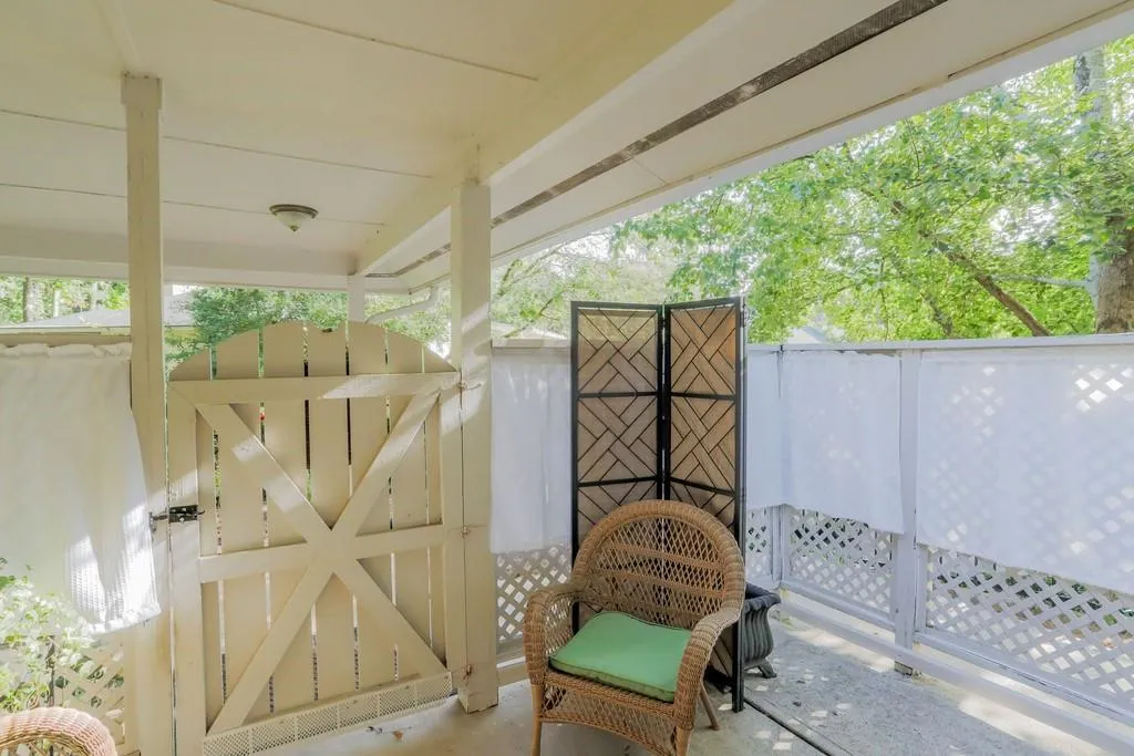 6812 Glenridge Drive Unit G, Sandy Springs, Georgia 30328, 1 Bedroom Bedrooms, ,1 BathroomBathrooms,Residential,Sold,6812 Glenridge Drive Unit G,6777309