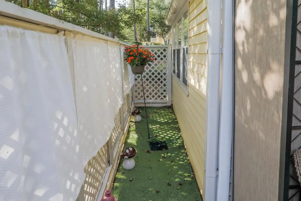 6812 Glenridge Drive Unit G, Sandy Springs, Georgia 30328, 1 Bedroom Bedrooms, ,1 BathroomBathrooms,Residential,Sold,6812 Glenridge Drive Unit G,6777309
