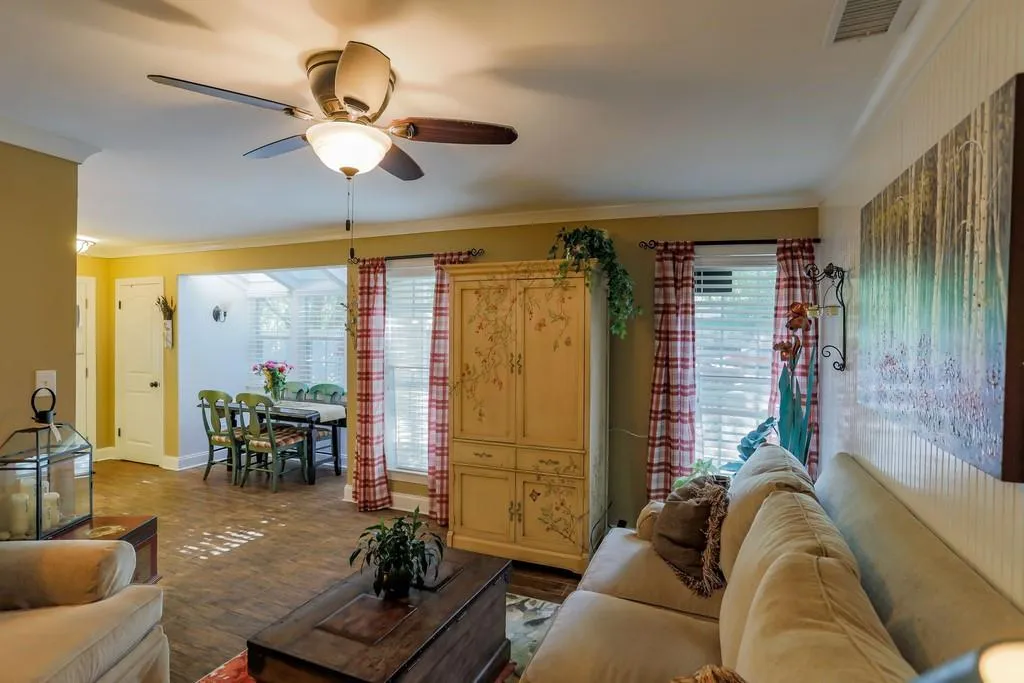 6812 Glenridge Drive Unit G, Sandy Springs, Georgia 30328, 1 Bedroom Bedrooms, ,1 BathroomBathrooms,Residential,Sold,6812 Glenridge Drive Unit G,6777309
