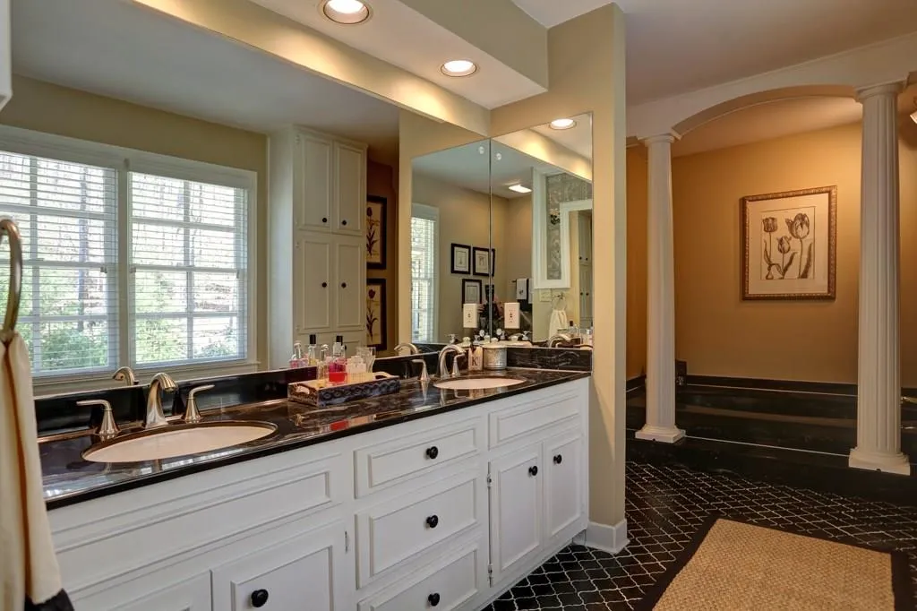 135 Trail Point, Sandy Springs, Georgia 30350, 5 Bedrooms Bedrooms, ,4 BathroomsBathrooms,Residential,Sold,135 Trail Point,5663630