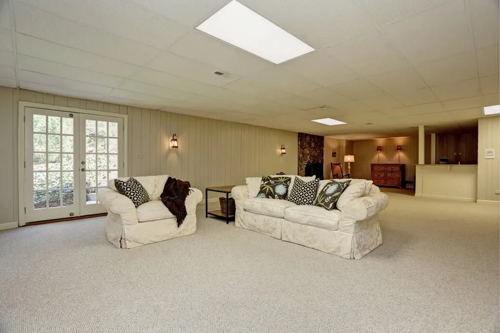 135 Trail Point, Sandy Springs, Georgia 30350, 5 Bedrooms Bedrooms, ,4 BathroomsBathrooms,Residential,Sold,135 Trail Point,5663630