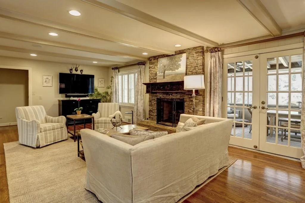 135 Trail Point, Sandy Springs, Georgia 30350, 5 Bedrooms Bedrooms, ,4 BathroomsBathrooms,Residential,Sold,135 Trail Point,5663630