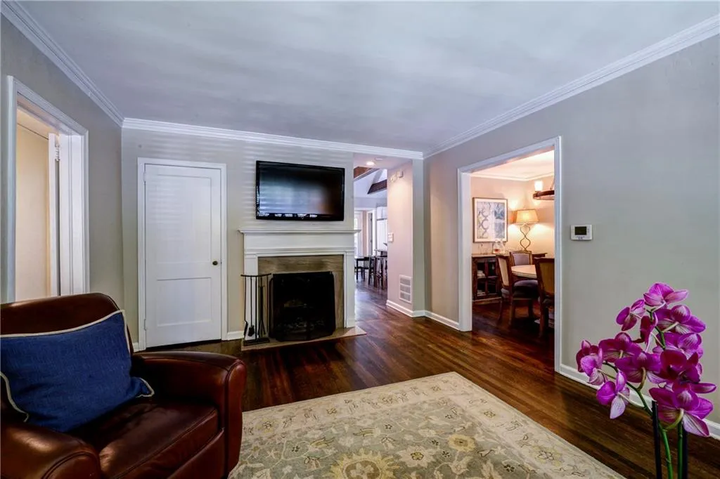 2320 Hurst Drive, Atlanta, Georgia 30305, 3 Bedrooms Bedrooms, ,3 BathroomsBathrooms,Residential,Sold,2320 Hurst Drive,5743992