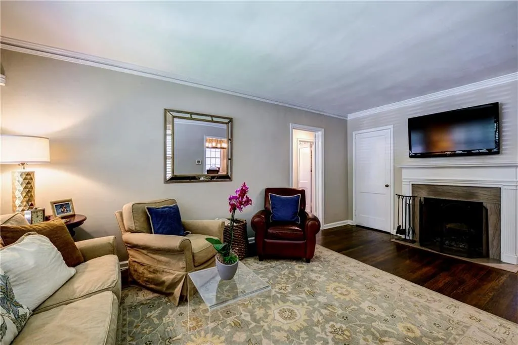 2320 Hurst Drive, Atlanta, Georgia 30305, 3 Bedrooms Bedrooms, ,3 BathroomsBathrooms,Residential,Sold,2320 Hurst Drive,5743992