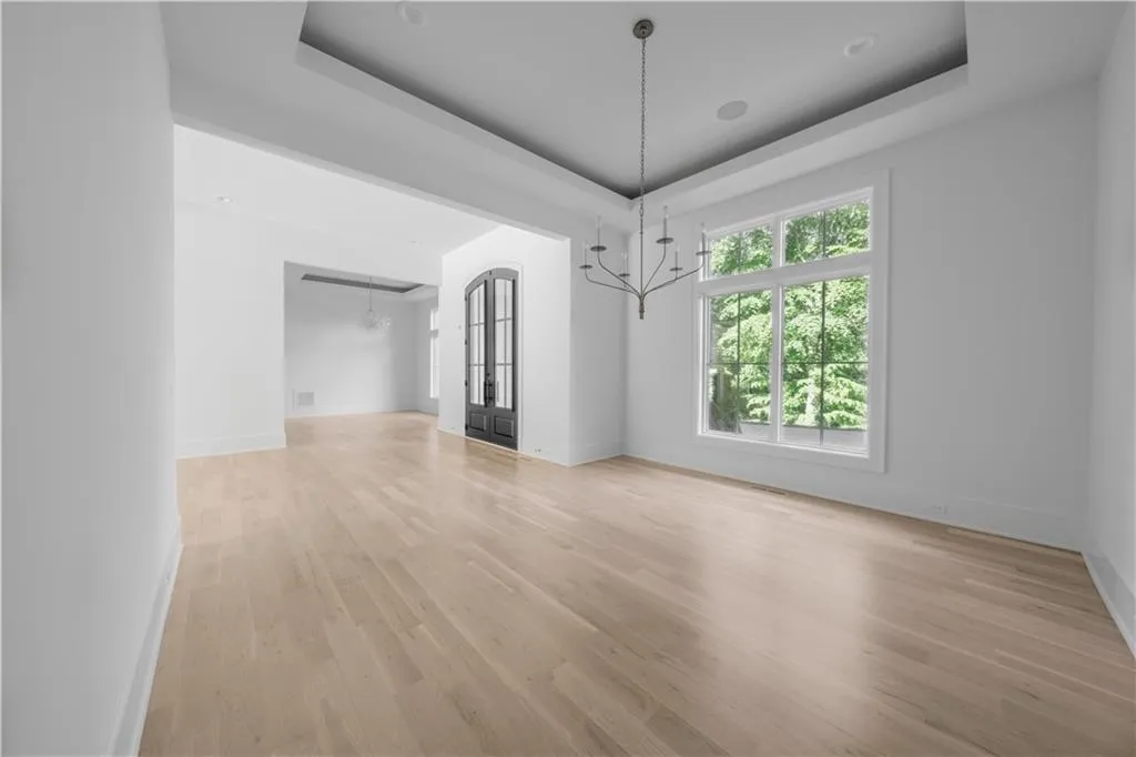 5271 Lake Forrest Drive, Atlanta, Georgia 30342, 6 Bedrooms Bedrooms, ,6 BathroomsBathrooms,Residential,For Sale,5271 Lake Forrest Drive,7503292