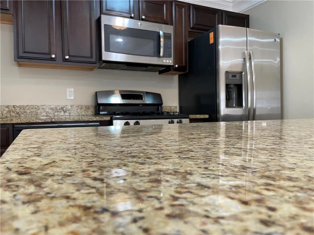 6980 Roswell Road Unit L2, Atlanta, Georgia 30328, 1 Bedroom Bedrooms, ,1 BathroomBathrooms,Residential,Sold,6980 Roswell Road Unit L2,7065935