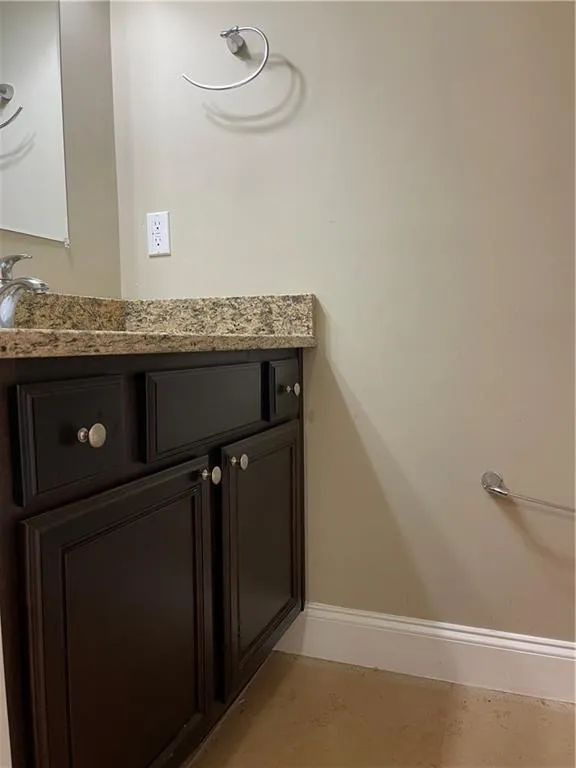 6980 Roswell Road Unit L2, Atlanta, Georgia 30328, 1 Bedroom Bedrooms, ,1 BathroomBathrooms,Residential,Sold,6980 Roswell Road Unit L2,7065935