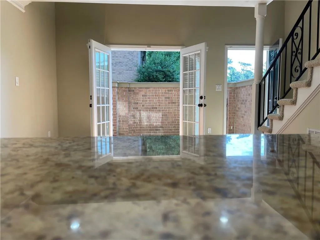 6980 Roswell Road Unit L2, Atlanta, Georgia 30328, 1 Bedroom Bedrooms, ,1 BathroomBathrooms,Residential,Sold,6980 Roswell Road Unit L2,7065935