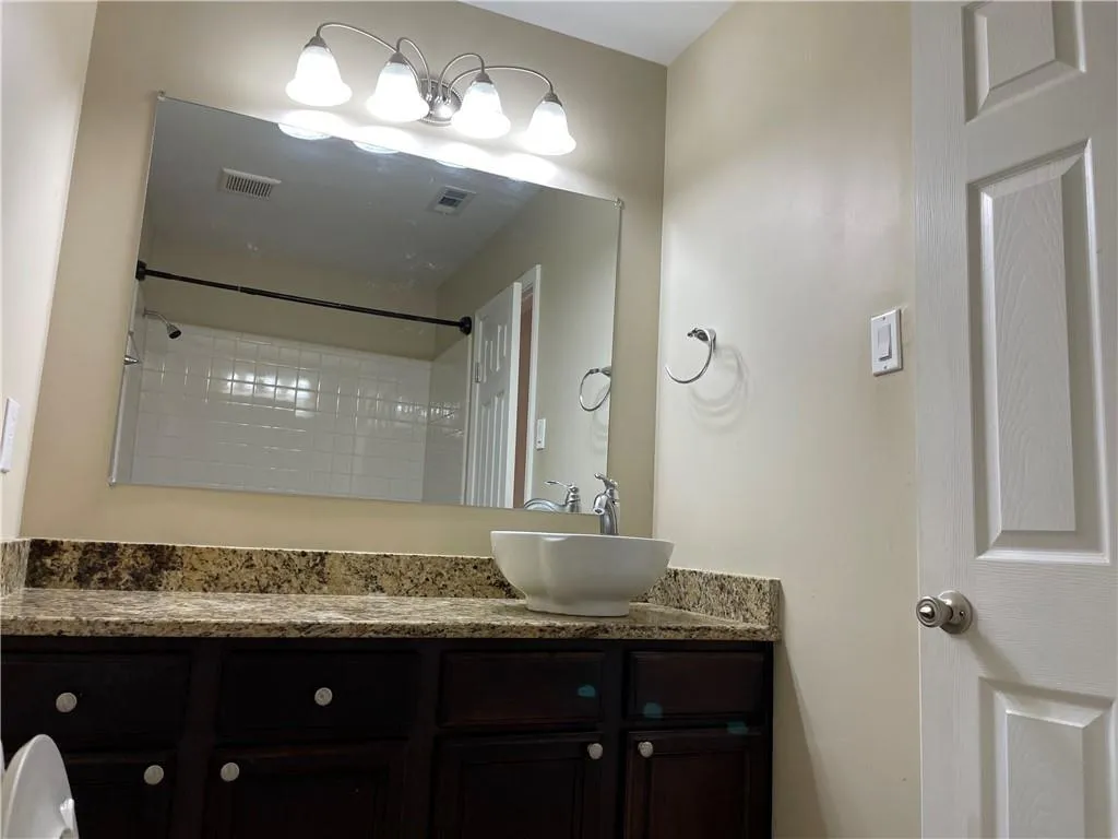 6980 Roswell Road Unit L2, Atlanta, Georgia 30328, 1 Bedroom Bedrooms, ,1 BathroomBathrooms,Residential,Sold,6980 Roswell Road Unit L2,7065935