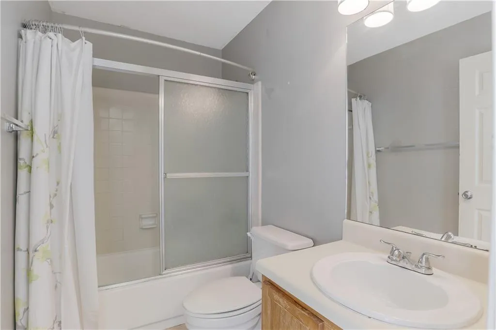 404 Garden Court, Sandy Springs, Georgia 30328, 3 Bedrooms Bedrooms, ,2 BathroomsBathrooms,Residential,Sold,404 Garden Court,6968459
