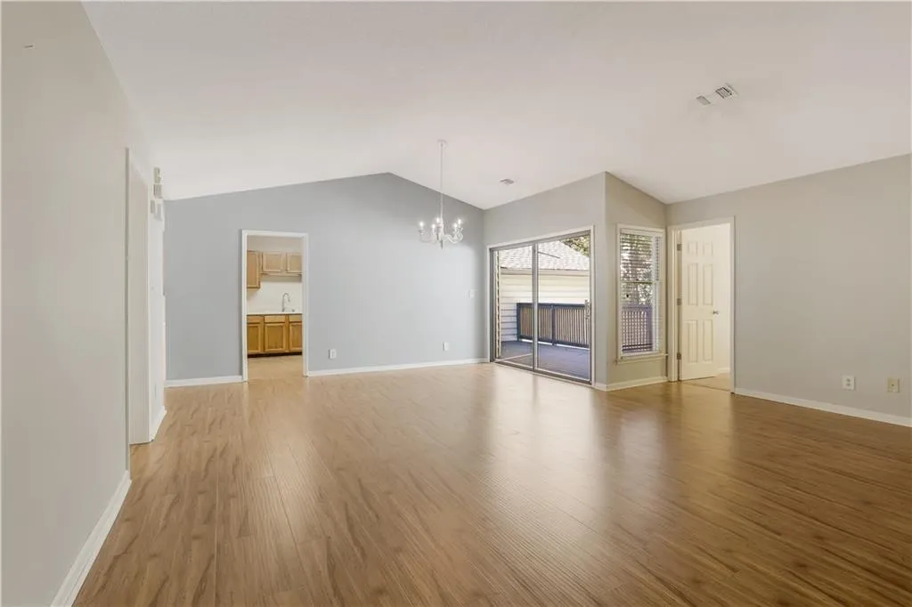 404 Garden Court, Sandy Springs, Georgia 30328, 3 Bedrooms Bedrooms, ,2 BathroomsBathrooms,Residential,Sold,404 Garden Court,6968459