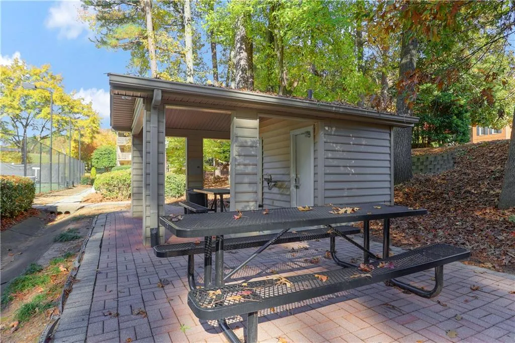 404 Garden Court, Sandy Springs, Georgia 30328, 3 Bedrooms Bedrooms, ,2 BathroomsBathrooms,Residential,Sold,404 Garden Court,6968459
