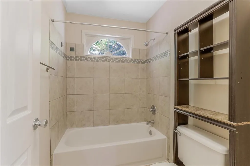 404 Garden Court, Sandy Springs, Georgia 30328, 3 Bedrooms Bedrooms, ,2 BathroomsBathrooms,Residential,Sold,404 Garden Court,6968459