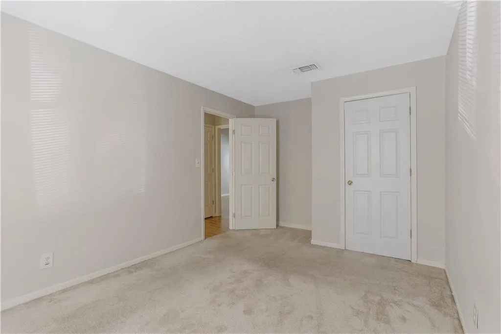 404 Garden Court, Sandy Springs, Georgia 30328, 3 Bedrooms Bedrooms, ,2 BathroomsBathrooms,Residential,Sold,404 Garden Court,6968459